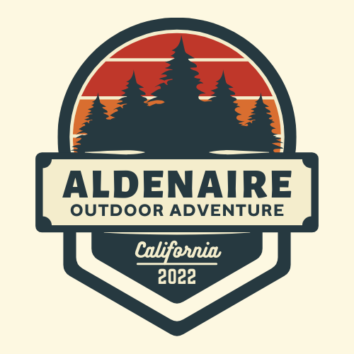 Vintage-Retro-Outdoor-Adventure-Badge